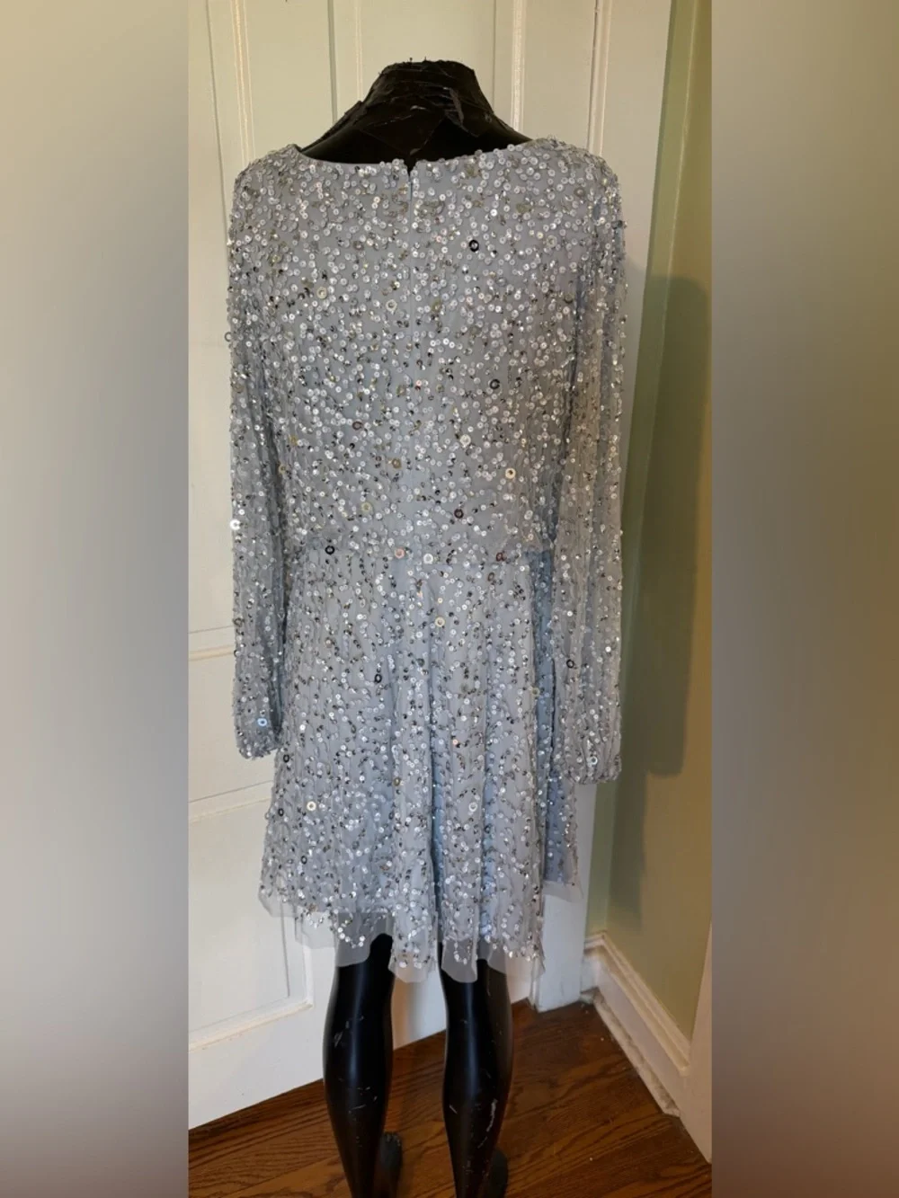 Adrianna Papell Silver Sequin Long-Sleeve Beaded A-Line Cocktail Dress - Size 6 - Picture 7 of 13
